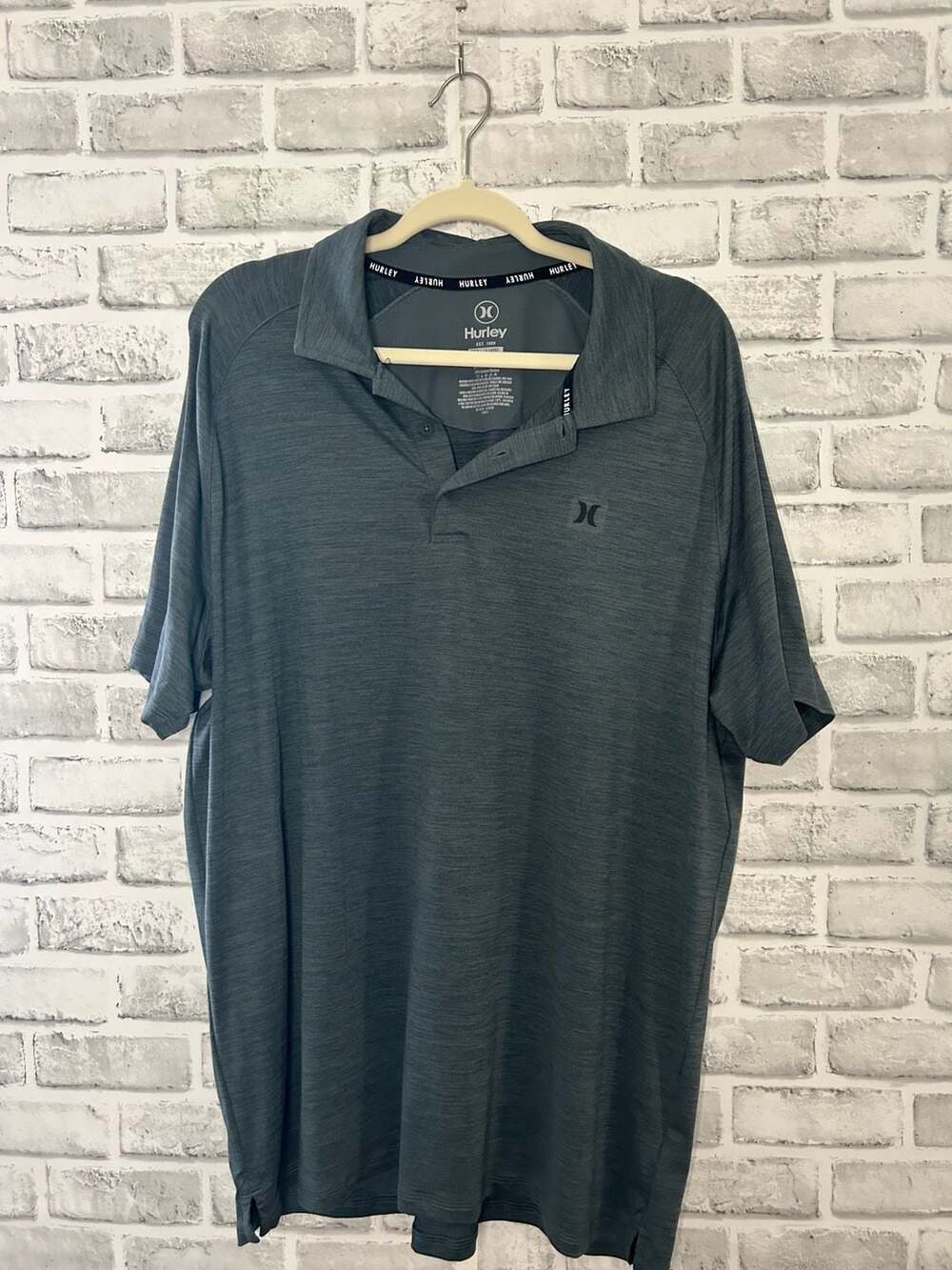 Hurley Men's Heathered Moisture-Wicking Performance Polo Shirt - Picture 1 of 4
